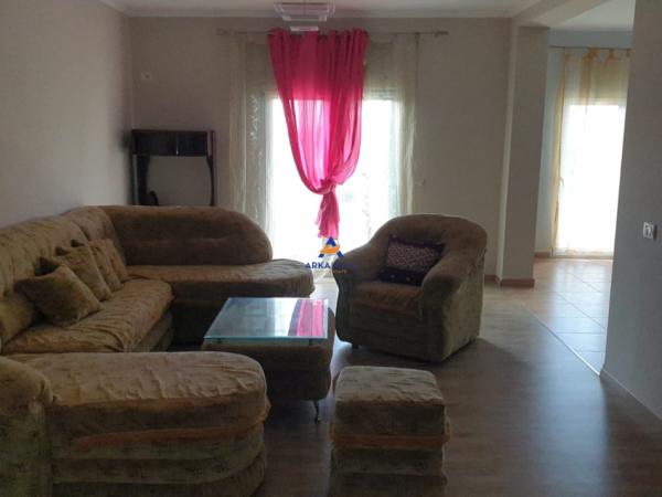 Tirane, jepet me qera apartament 3+1+Ballkon Kati 3, 140 m² 650 € (VILA NDODHET TEK VILA BAMIRIT, 20 M NGA DALJA E AUTOSTRATES,TE FRESKU)