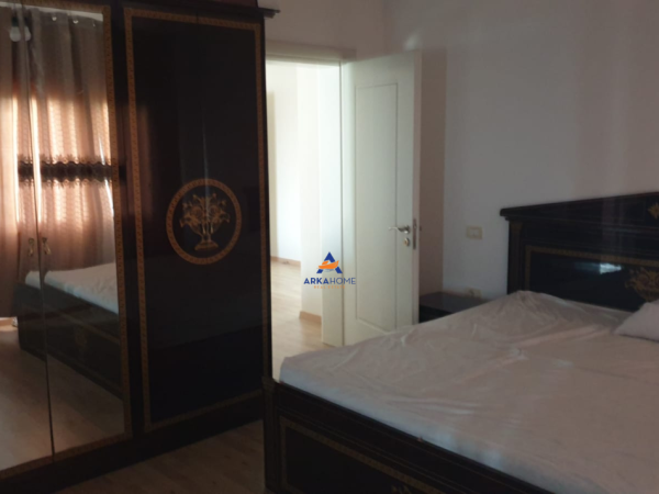 Tirane, jepet me qera apartament 3+1+Ballkon Kati 3, 140 m² 650 € (VILA NDODHET TEK VILA BAMIRIT, 20 M NGA DALJA E AUTOSTRATES,TE FRESKU)