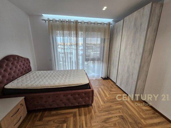 Tirane, jepet me qera apartament 2+1+Aneks+Ballkon Kati 3, 130 m² 1.200 € (Liqeni i Thate)