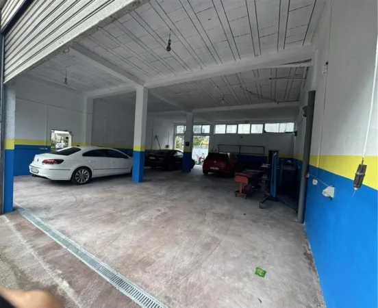 Tirane, jepet me qera ambjent biznesi Kati 0, 140 m² 1.000 € (ALLIAS)