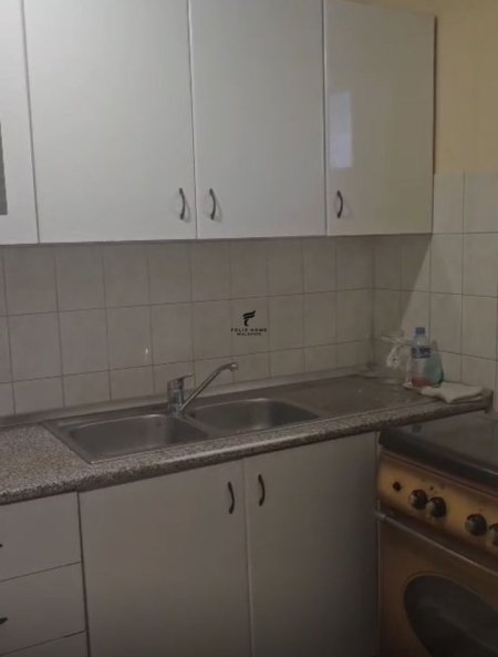 Tirane, jepet me qera apartament 3+1 Kati 4, 90 m² 65.000 € (BULEVARDI ZOGU I PARE)