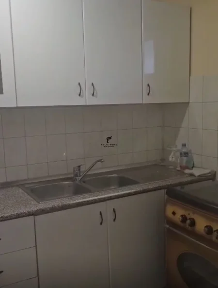 Tirane, jepet me qera apartament 3+1 Kati 4, 90 m² 65.000 € (BULEVARDI ZOGU I PARE)