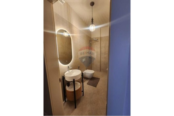 Tirane, jepet me qera apartament 2+1 , 124 m² 1.600 € (Rruga e Kosovarëve, Tiranë)