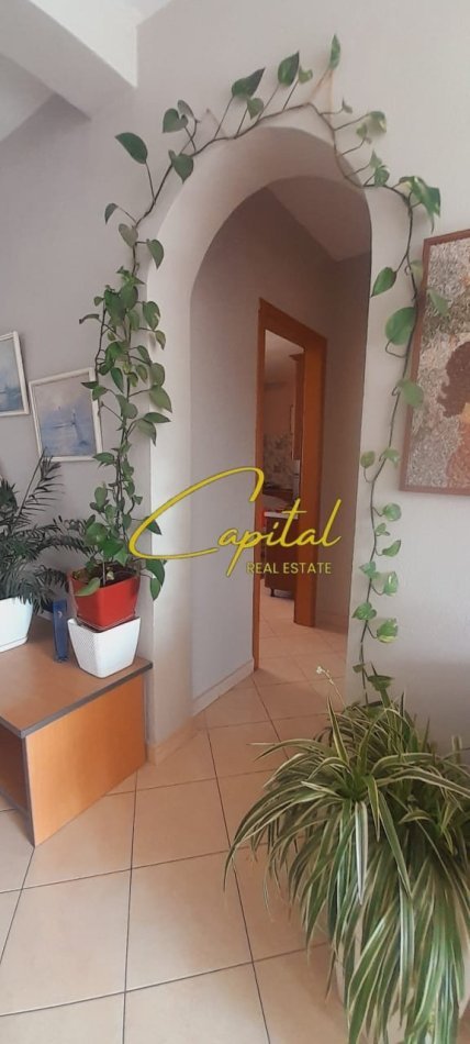 Tirane, shitet apartament 3+1 Kati 2, 155 m² 150.000 € (YZBERISHT)