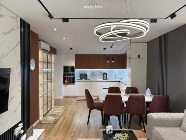 Tirane, jepet me qera apartament 2+1+Ballkon Kati 4, 125 m² 950 € (fusha e aviacionit)