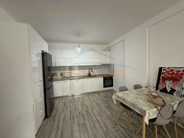 Tirane, jepet me qera apartament 2+1+Ballkon Kati 4, 109 m² 650 € (Rezidenca Future Home)