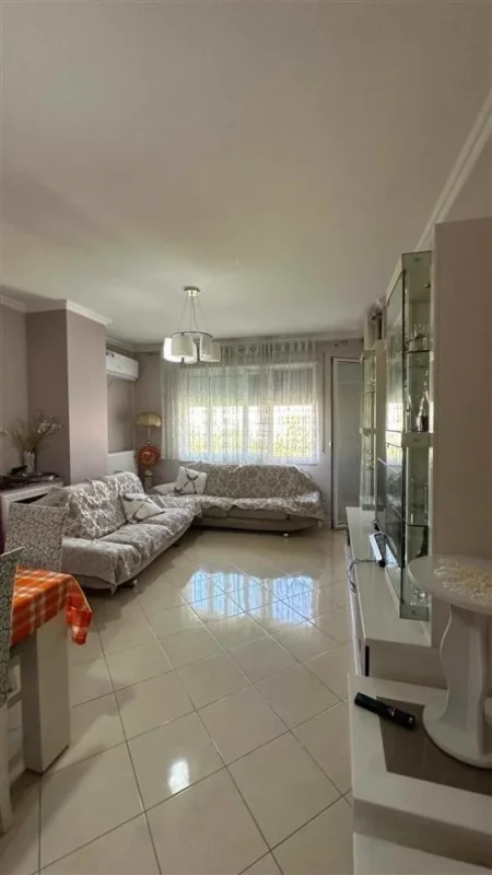 Tirane, jepet me qera apartament 1+1 Kati 3, 102 m² 450 € (FRESK)