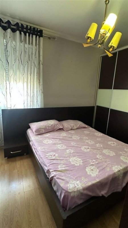 Tirane, jepet me qera apartament 1+1 Kati 3, 102 m² 450 € (FRESK)