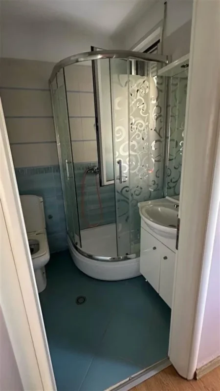 Tirane, jepet me qera apartament 1+1 Kati 3, 102 m² 450 € (FRESK)