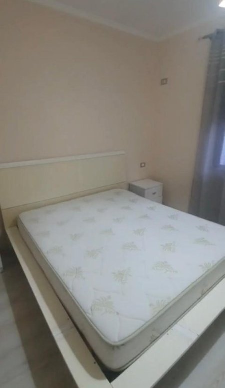 Tirane, jepet me qera apartament 1+1+Ballkon Kati 3, 65 m² 600 € 