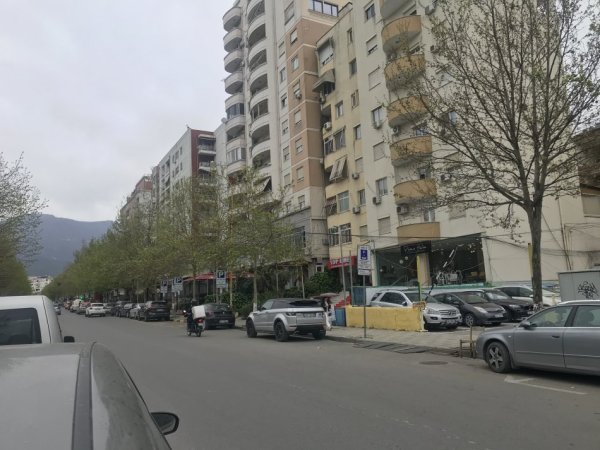 Tirane, jepet me qera nga Pronari, pa-komision dyqan Kati 0, 60 m² 450 € 