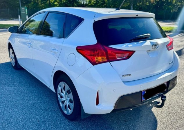 Toyota Auris 1.4 D-4D nafte automat 2015