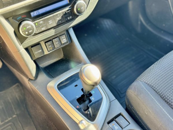 Toyota Auris 1.4 D-4D nafte automat 2015