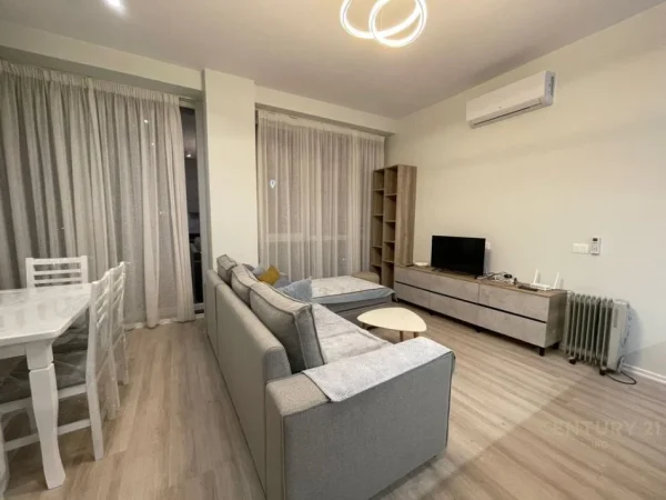 Tirane, jepet me qera apartament 1+1+Ballkon Kati 9, 50 m² 700 € 