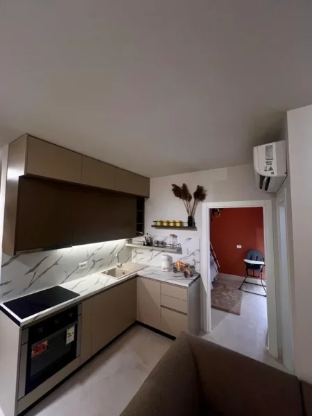 Tirane, jepet me qera apartament 2+1+Ballkon Kati 4, 75 m² 550 € (rruga teodor keko)