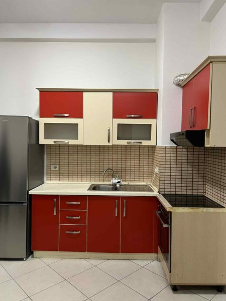 Tirane, jepet me qera apartament 2+1+Ballkon Kati 2, 480 € (ASTIR EJA STUDIO)