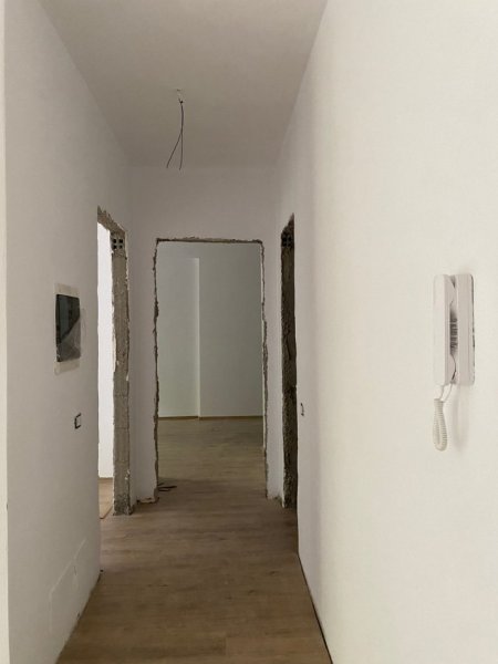 Apartament 2+1 me sip.123 m² ne shitje (Prane Restorant Xibrakut, Tirane)