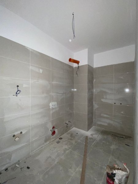 Apartament 2+1 me sip.123 m² ne shitje (Prane Restorant Xibrakut, Tirane)