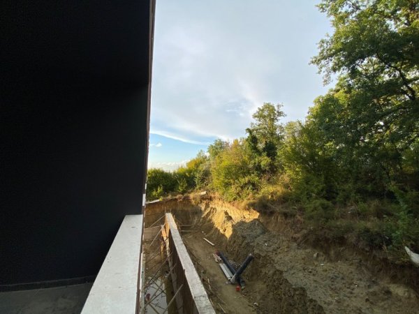 Apartament 2+1 me sip.123 m² ne shitje (Prane Restorant Xibrakut, Tirane)