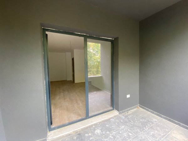 Apartament 2+1 me sip.123 m² ne shitje (Prane Restorant Xibrakut, Tirane)