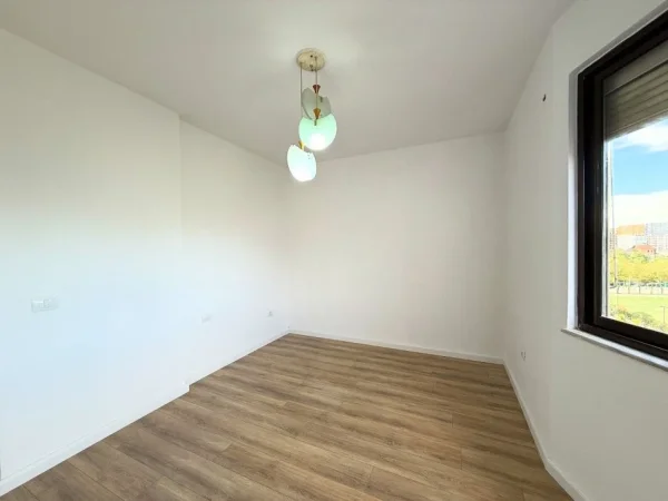 Tirane, shitet apartament 2+1+Ballkon Kati 5, 81 m² 165.000 € (Fusha Aviacionit)