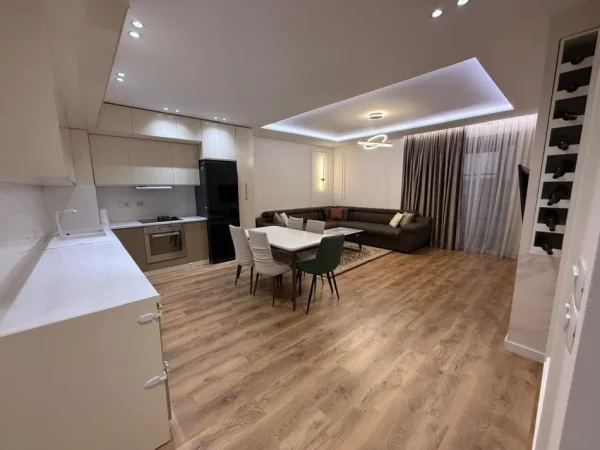 Tirane, jepet me qera apartament 3+1+Ballkon Kati 6, 135 m² 1.200 € (Kopshti zoologjik)