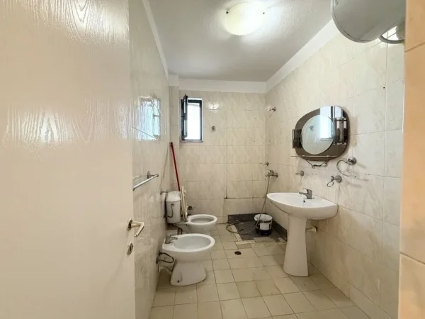 Tirane, shitet 2+1 , 81 m² 165.000 € (Ish Fusha e Aviacionit)