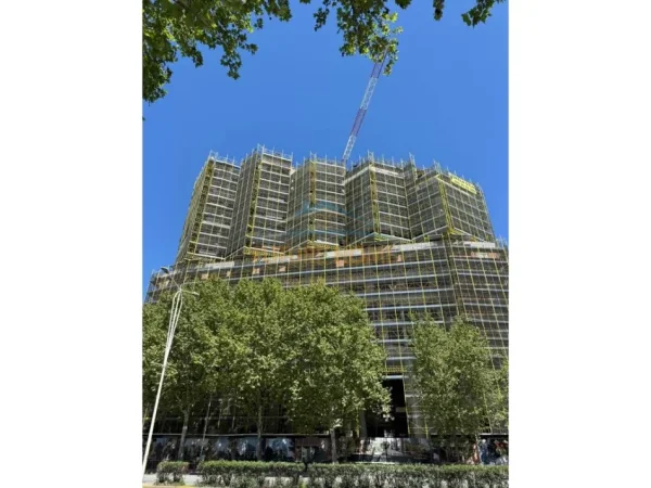 Tirane, shitet ambjent biznesi Kati 0, 86 m² 388.000 € (Colonnade Building, Rruga Dritan Hoxha)