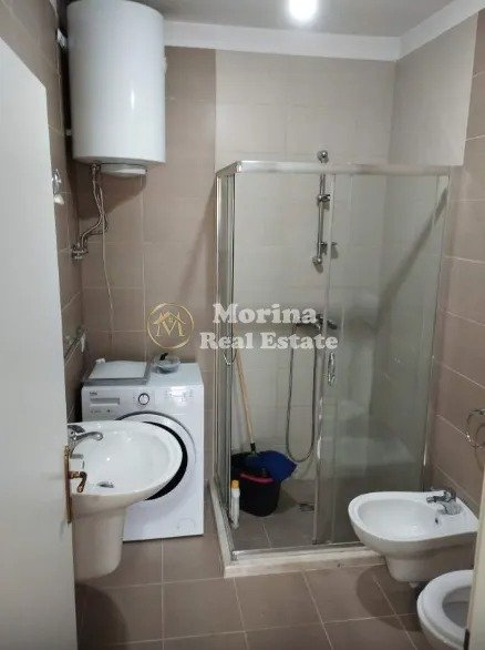 Tirane, jepet me qera apartament 1+1 Kati 10, 55 m² 450 € (21Dhjetori, te Kompleksi Magnet i Kontaktit)