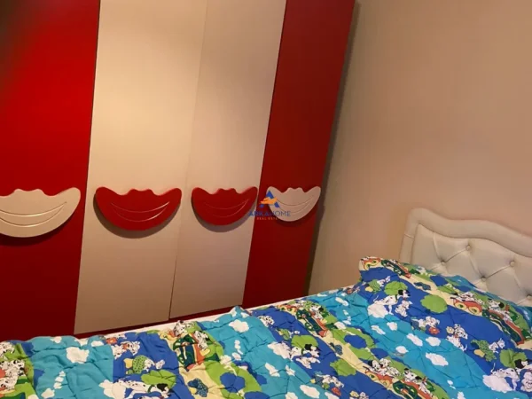 Tirane, jepet me qera apartament 1+1+Ballkon Kati 5, 70 m² 600 € (PALLATET AGIMI,BLLOK)