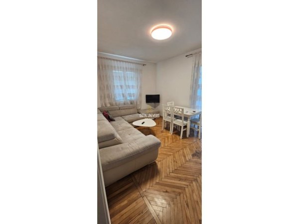 Tirane, jepet me qera apartament 1+1+Ballkon Kati 3, 50 m² 600 € (Rruga e Barrikadave)