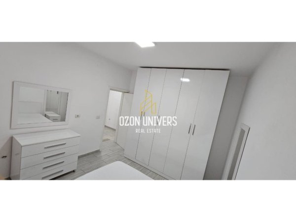 Tirane, jepet me qera apartament 1+1+Ballkon Kati 3, 50 m² 600 € (Rruga e Barrikadave)