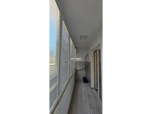 Tirane, jepet me qera apartament 1+1+Ballkon Kati 3, 50 m² 600 € (Rruga e Barrikadave)