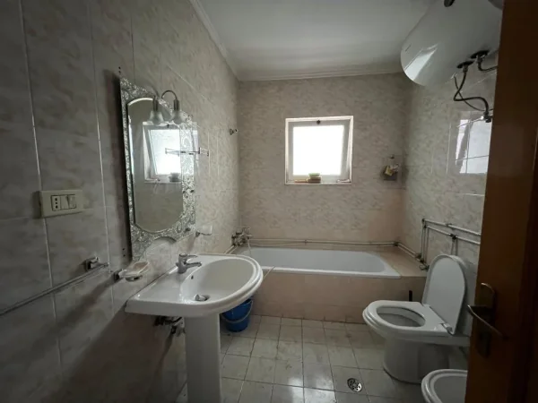 Tirane, shitet apartament 2+1 Kati 4, 81 m² 237.000 € (21 DHJETORI)