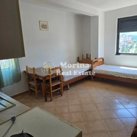 Tirane, jepet me qera garsonier Kati 8, 39 m² 350 € (Stacioni i Trenit)