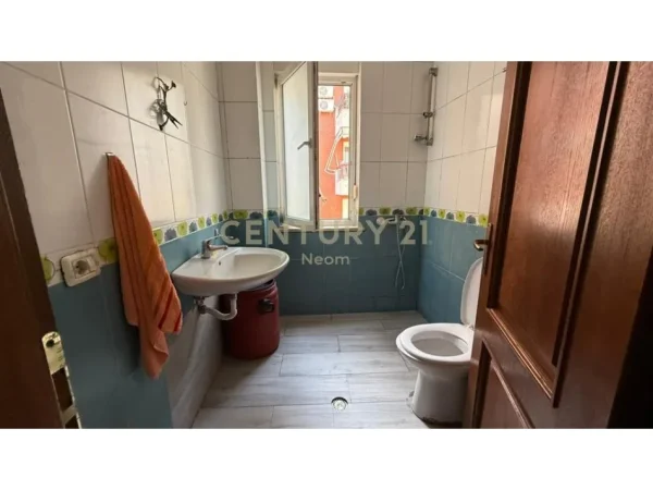 Tirane, shitet apartament 2+1+Aneks+Ballkon Kati 4, 125 m² (Neom124222)