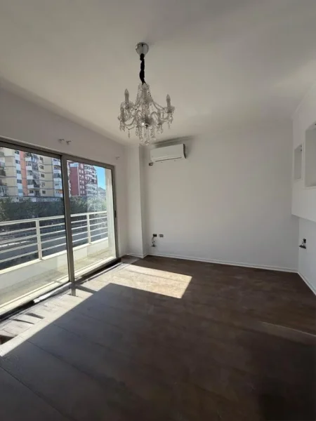 Tirane, shes apartament 2+1+Ballkon , 188.000 € 