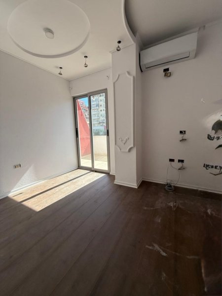 Tirane, shes apartament 2+1+Ballkon , 188.000 € 