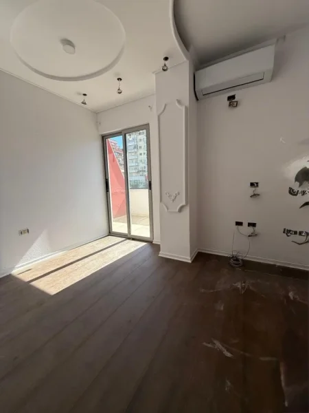 Tirane, shes apartament 2+1+Ballkon , 188.000 € 