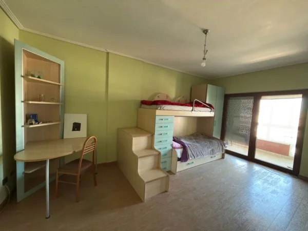 Tirane, jepet me qera apartament 2+1 Kati 9, 125 m² 800 € 