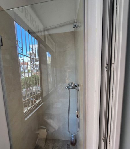Tirane, jepet me qera ambjent biznesi Kati 2, 70 m² 800 € (Tek Myslym Shyri, ne hyrje te tregut Cam)