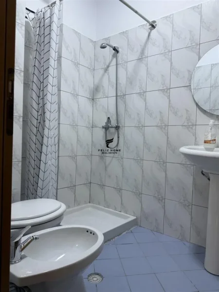 Tirane, jepet me qera apartament 2+1 Kati 5, 85 m² 650 € (21 DHJETORI)