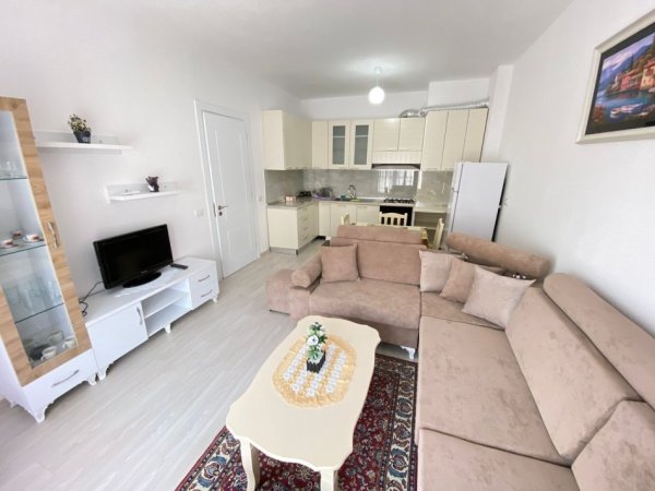 Tirane, jepet me qera apartament 3+1 Kati 5, 100 m² 550 €