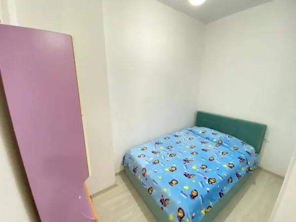 Tirane, jepet me qera apartament 3+1 Kati 5, 100 m² 550 €