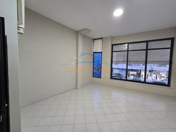 Tirane, jepet me qera ambjent biznesi Kati 1, 32 m² 350 € (RRUGA LONI LINGORI)