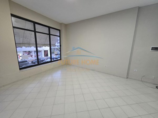 Tirane, jepet me qera ambjent biznesi Kati 1, 32 m² 350 € (RRUGA LONI LINGORI)