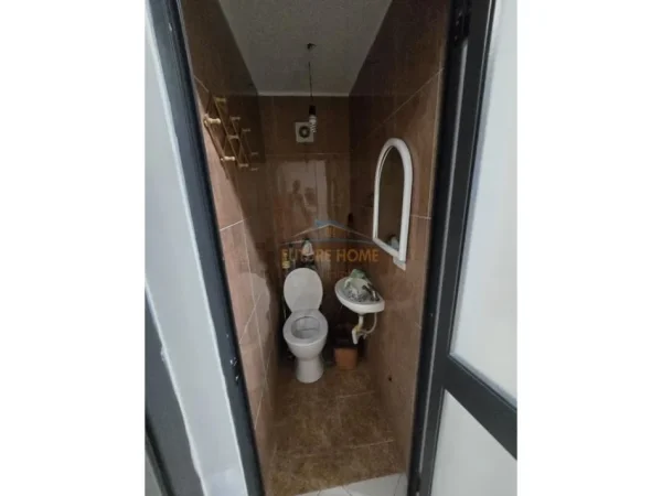 Tirane, jepet me qera ambjent biznesi Kati 1, 32 m² 350 € (RRUGA LONI LINGORI)