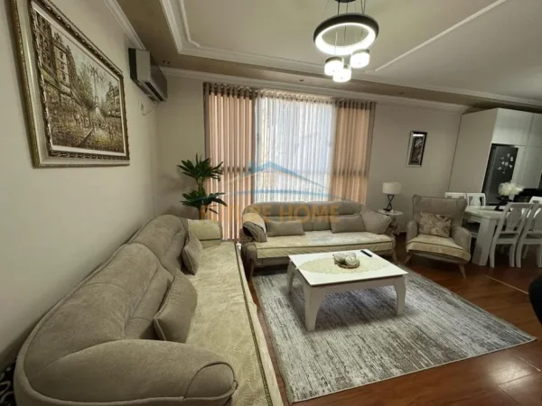 Tirane, shitet apartament 2+1+Ballkon Kati 6, 100 m² 150.000 € (PALLATET ROMARIO)
