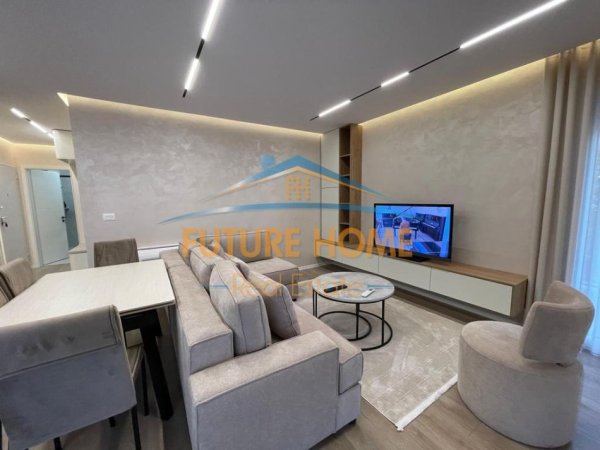 Tirane, jepet me qera apartament 1+1+Ballkon Kati 1, 75 m² 650 € (XHAMLLIKU)