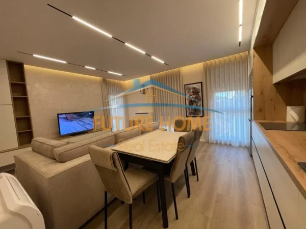 Tirane, jepet me qera apartament 1+1+Ballkon Kati 1, 75 m² 650 € (XHAMLLIKU)